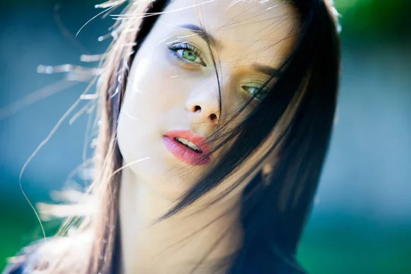 Beautiful Girl Green Eyes City Park Woman Beauty Face Portrait — Stock Photo, Image