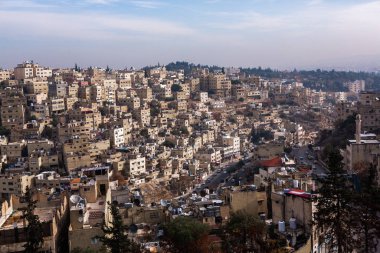 Ürdün 'ün başkenti Amman şehrinin havadan görünüşü. Amman şehrinin manzarası.