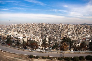 Ürdün 'ün başkenti Amman şehrinin havadan görünüşü. Amman şehrinin manzarası.