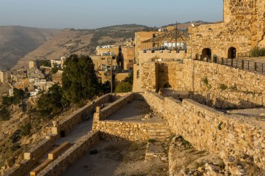 Kerak Şatosu, Ürdün 'de Kerak' ta (El Karak) büyük bir Hristiyan Haçlı kalesi.. 