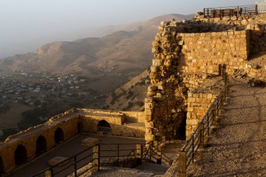 Kerak Şatosu, Ürdün 'de Kerak' ta (El Karak) büyük bir Hristiyan Haçlı kalesi.. 