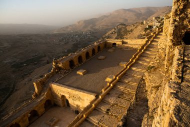 Kerak Şatosu, Ürdün 'de Kerak' ta (El Karak) büyük bir Hristiyan Haçlı kalesi.. 