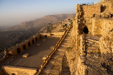 Kerak Şatosu, Ürdün 'de Kerak' ta (El Karak) büyük bir Hristiyan Haçlı kalesi.. 
