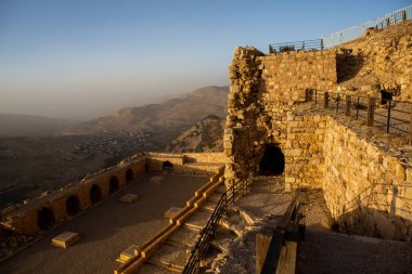 Kerak Şatosu, Ürdün 'de Kerak' ta (El Karak) büyük bir Hristiyan Haçlı kalesi.. 