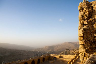 Kerak Şatosu, Ürdün 'de Kerak' ta (El Karak) büyük bir Hristiyan Haçlı kalesi.. 