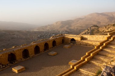 Kerak Şatosu, Ürdün 'de Kerak' ta (El Karak) büyük bir Hristiyan Haçlı kalesi.. 