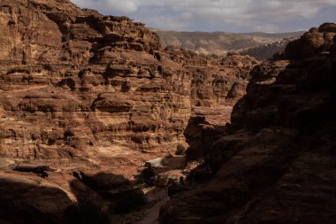 Petra, Ürdün 'deki kayaların ve antik mimarinin güzelliği. Petra, Ürdün 'deki antik tapınak