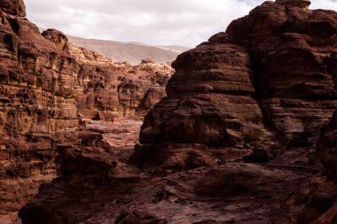 Petra, Ürdün 'deki kayaların ve antik mimarinin güzelliği. Petra, Ürdün 'deki antik tapınak