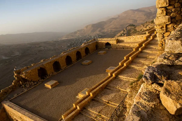 Kerak Şatosu, Ürdün 'de Kerak' ta (El Karak) büyük bir Hristiyan Haçlı kalesi.. 