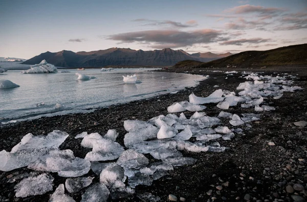 Diamond Beach Island Den Svarta Stranden Nära Glaciärlagunen Jökulsárlón Glaciären — Stockfoto