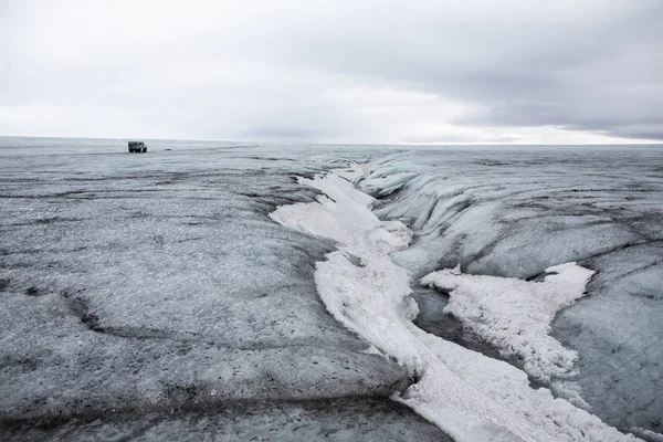 有名な氷河ラグーンのアイスランドの氷河 グレーシャーベイ ラグーンの美しい冷たい山水画 アイスランドのユニークな性質 氷の風景 — ストック写真