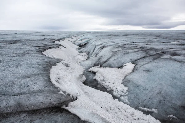 有名な氷河ラグーンのアイスランドの氷河 グレーシャーベイ ラグーンの美しい冷たい山水画 アイスランドのユニークな性質 氷の風景 — ストック写真