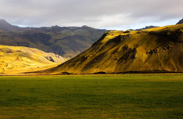 Nature Automnale Colorée Voyage Islande Beau Paysage Islandais Avec Montagnes — Photo