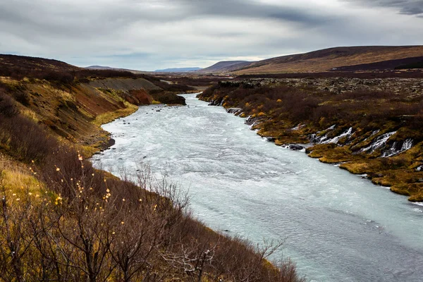 Красочная Осенняя Природа Поездка Исландию Красивый Исландский Пейзаж Горами Небом — стоковое фото
