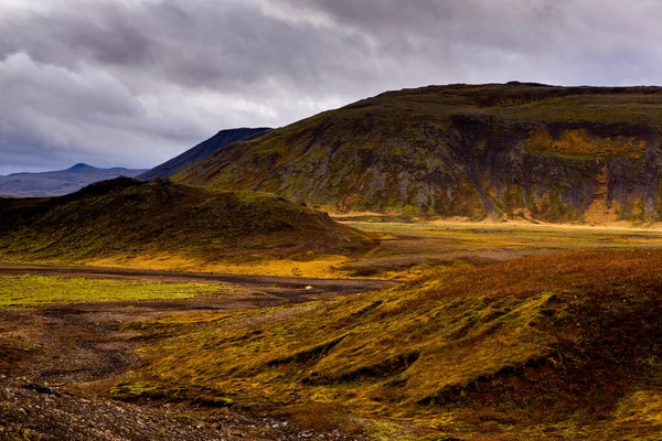 Kleurrijke Herfstnatuur Reis Naar Ijsland Prachtig Ijslands Landschap Met Bergen — Stockfoto