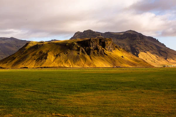 Colorida Naturaleza Otoñal Viajar Islandia Hermoso Paisaje Islandés Con Montañas — Foto de Stock