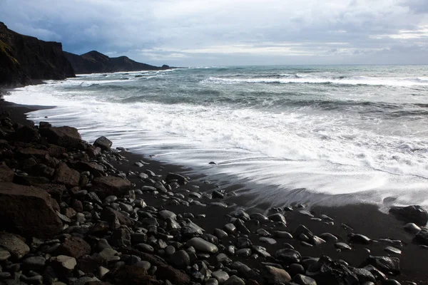 Schöne Küste Des Atlantiks Mit Bergen Wellen Des Nordatlantiks Krachen — Stockfoto