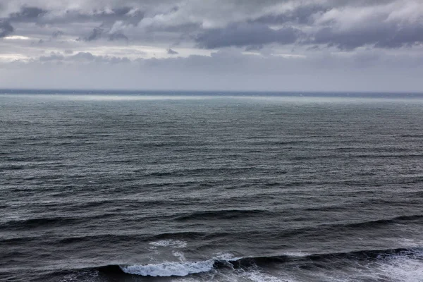 Όμορφη Ακτή Του Ατλαντικού Ωκεανού Βουνά Κύματα Του Βόρειου Ατλαντικού — Φωτογραφία Αρχείου