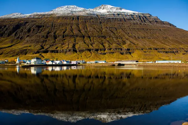 Scenic View Small Town Seydisfjordur East Iceland Picturesque Rural Town — ストック写真