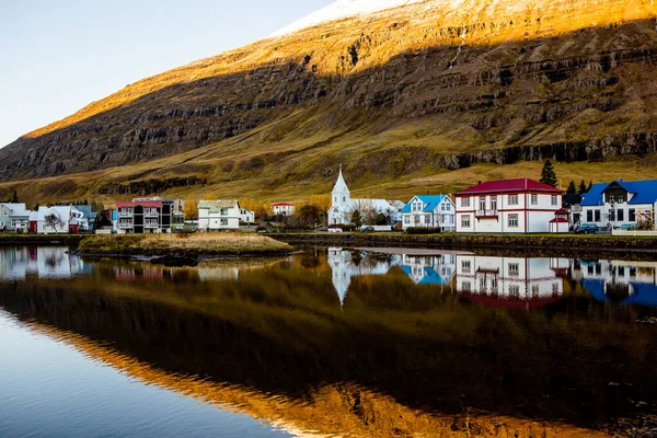 Scenic View Small Town Seydisfjordur East Iceland Picturesque Rural Town — ストック写真