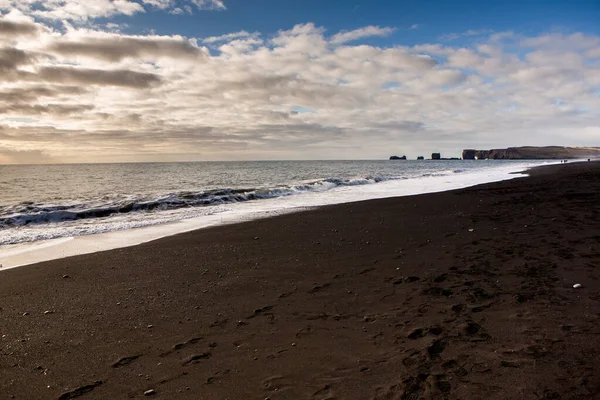 Immagine Una Spiaggia Sabbia Nera Vicino Vik Nella Costa Meridionale — Foto Stock