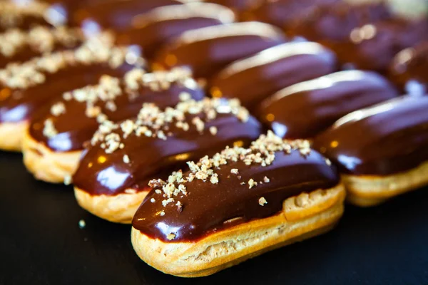 Traditionelle Französische Eclairs Mit Schokolade Leckeres Dessert Hausgemachte Kuchen Eclairs — Stockfoto