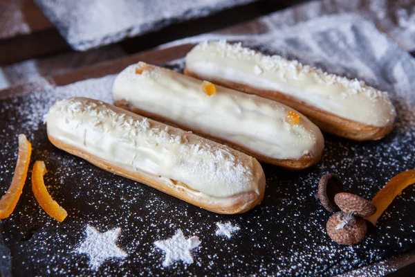 Traditionelle Französische Eclairs Mit Schokolade Leckeres Dessert Hausgemachte Kuchen Eclairs — Stockfoto