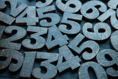 Rakamların geçmişi. Sıfırdan dokuza kadar. Sayıların dokusu. Mali veri kavramı. Matematik. Sayılarla kusursuz desen. finansal kriz konsepti. İş başarısı. 