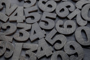 Rakamların geçmişi. Sıfırdan dokuza kadar. Sayıların dokusu. Mali veri kavramı. Matematik. Sayılarla kusursuz desen. finansal kriz konsepti. İş başarısı. 