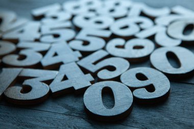 Rakamların geçmişi. Sıfırdan dokuza kadar. Sayıların dokusu. Mali veri kavramı. Matematik. Sayılarla kusursuz desen. finansal kriz konsepti. İş başarısı. 