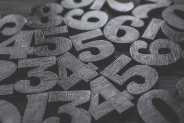 Rakamların geçmişi. Sıfırdan dokuza kadar. Sayıların dokusu. Mali veri kavramı. Matematik. Sayılarla kusursuz desen. finansal kriz konsepti. İş başarısı. 