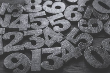 Rakamların geçmişi. Sıfırdan dokuza kadar. Sayıların dokusu. Mali veri kavramı. Matematik. Sayılarla kusursuz desen. finansal kriz konsepti. İş başarısı. 