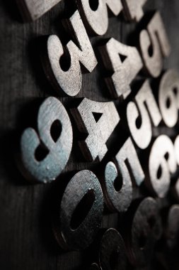 Rakamların geçmişi. Sıfırdan dokuza kadar. Sayıların dokusu. Mali veri kavramı. Matematik. Sayılarla kusursuz desen. finansal kriz konsepti. İş başarısı. 