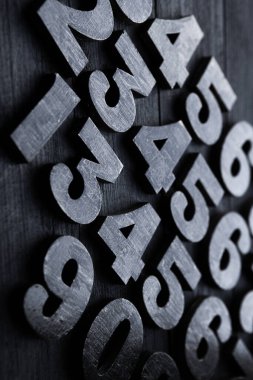Rakamların geçmişi. Sıfırdan dokuza kadar. Sayıların dokusu. Mali veri kavramı. Matematik. Sayılarla kusursuz desen. finansal kriz konsepti. İş başarısı. 