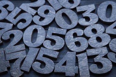 Rakamların geçmişi. Sıfırdan dokuza kadar. Sayıların dokusu. Mali veri kavramı. Matematik. Sayılarla kusursuz desen. finansal kriz konsepti. İş başarısı. 