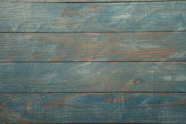 Düğümlü ve tırnak delikli klasik mavi ahşap arka plan dokusu. Eski boyalı ahşap duvar. Mavi soyut arka plan. Klasik ahşap, koyu mavi, yatay tahtalar. Kopya alanı ile ön görünüm. Tasarım için arkaplan.