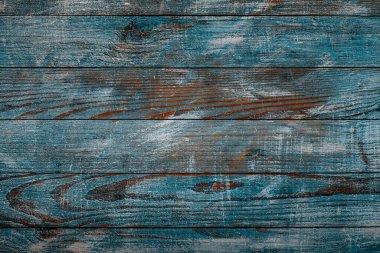 Düğümlü ve tırnak delikli klasik mavi ahşap arka plan dokusu. Eski boyalı ahşap duvar. Mavi soyut arka plan. Klasik ahşap, koyu mavi, yatay tahtalar. Kopya alanı ile ön görünüm. Tasarım için arkaplan.