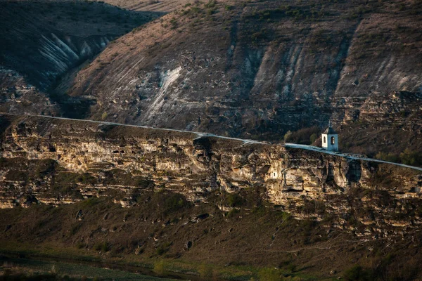 Υπέροχο Τοπίο Βράχια Και Βουνά Στο Μοναστήρι Orheiul Vechi Στη — Φωτογραφία Αρχείου