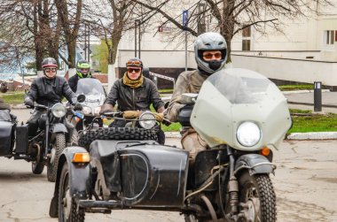 Ulyanovsk, Rusya - 03 Mayıs 2019: Kentin caddesinde motosiklet sepetli.