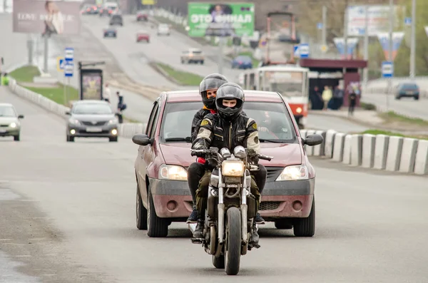 Ulyanovsk Ryssland Maj 2019 Öppnandet Motorcykelsäsongen Två Cyklister Motorcykeltur Motorvägen — Stockfoto