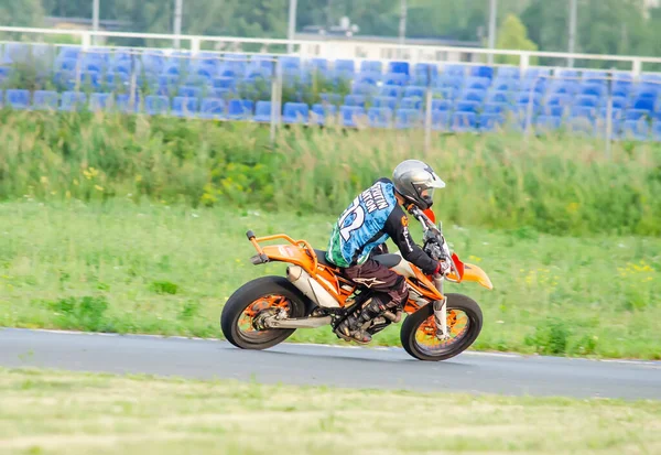 Ulyanovsk Rússia Julho 2019 Motociclista Motard Uma Pista Esportes — Fotografia de Stock