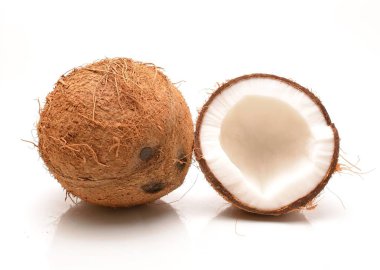  Beyaz arka planda hindistan cevizi