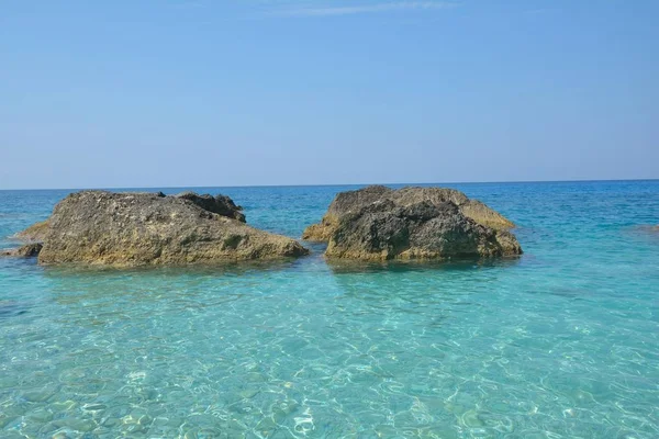 Güzel turkuaz okyanus dalgaları