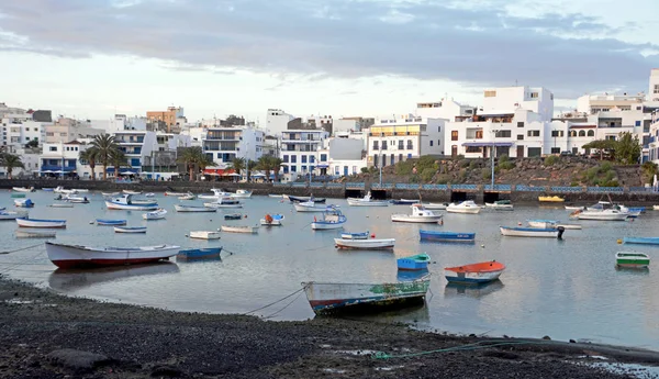 Panorama od hlavního města Arrecife na Lanzarote Kanárské ostrovy, Španělsko. — Stock fotografie