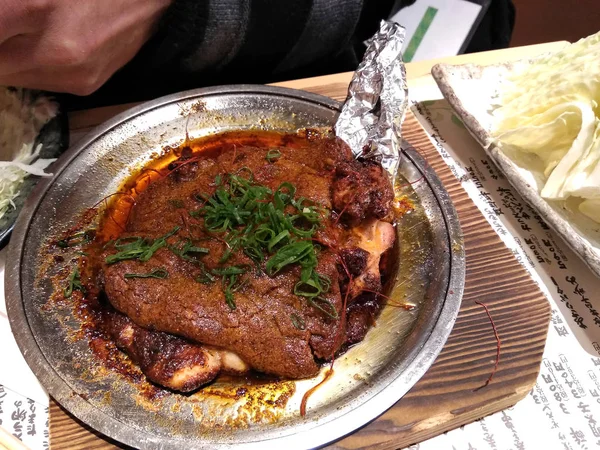 Japanische Gourmetküche Hühnerfleisch Mit Scharfer Soße — Stockfoto