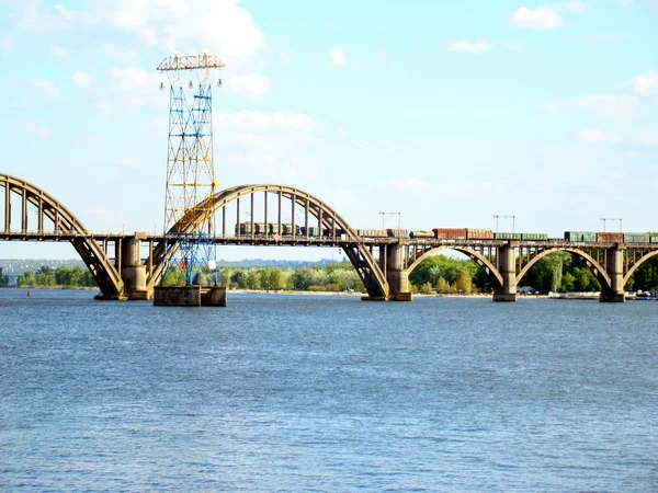 Ponte fluvial de Dnepropetrovsk — Fotografia de Stock