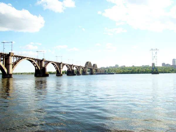 Ponte fluvial de Dnepropetrovsk — Fotografia de Stock