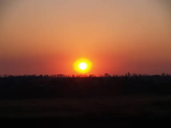 Puesta de sol en el horizonte — Foto de Stock