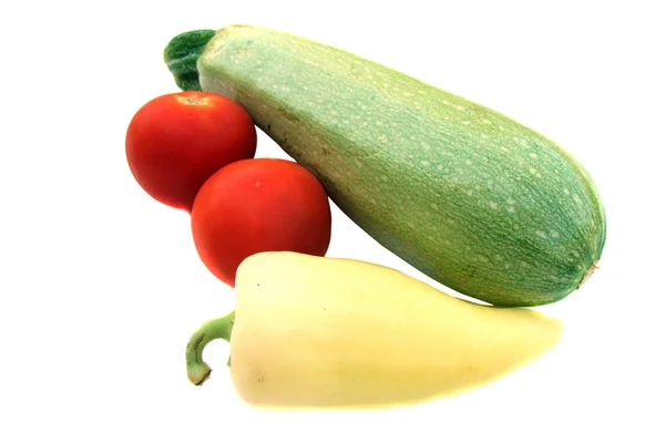 Овощи на белом фоне — стоковое фото