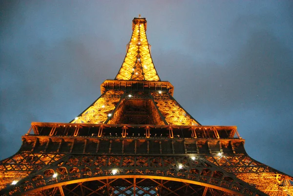 Torre Eiffel Noite Marco Mais Reconhecido Paris — Fotografia de Stock